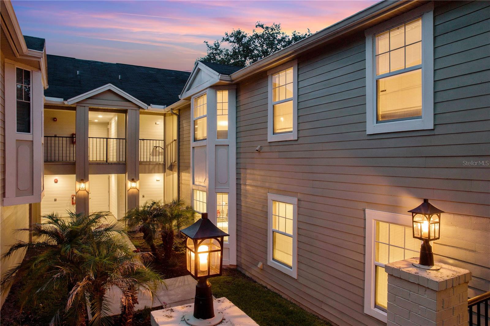 425 SUMMIT RIDGE PL #211