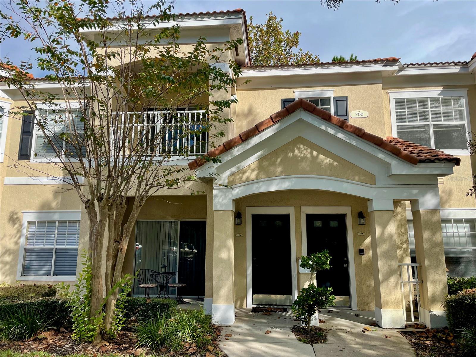 723 ARBOR LAKES CIR #723