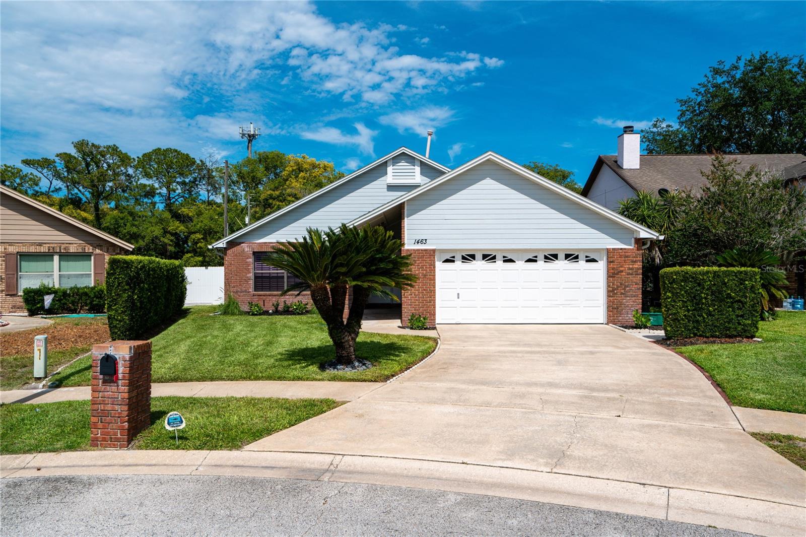 1463 E BROOKSHIRE CT