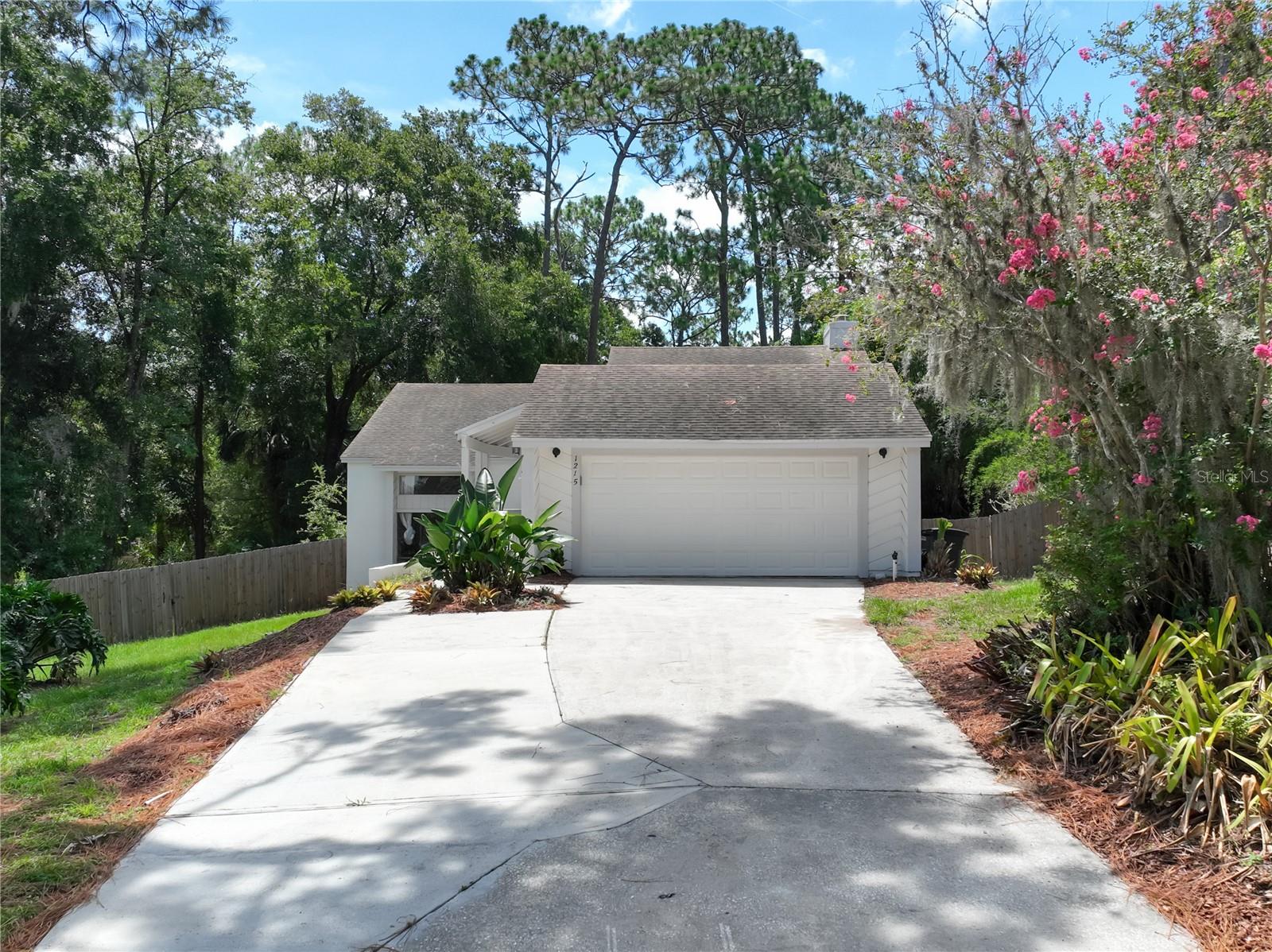 1215 DUNCAN CT
