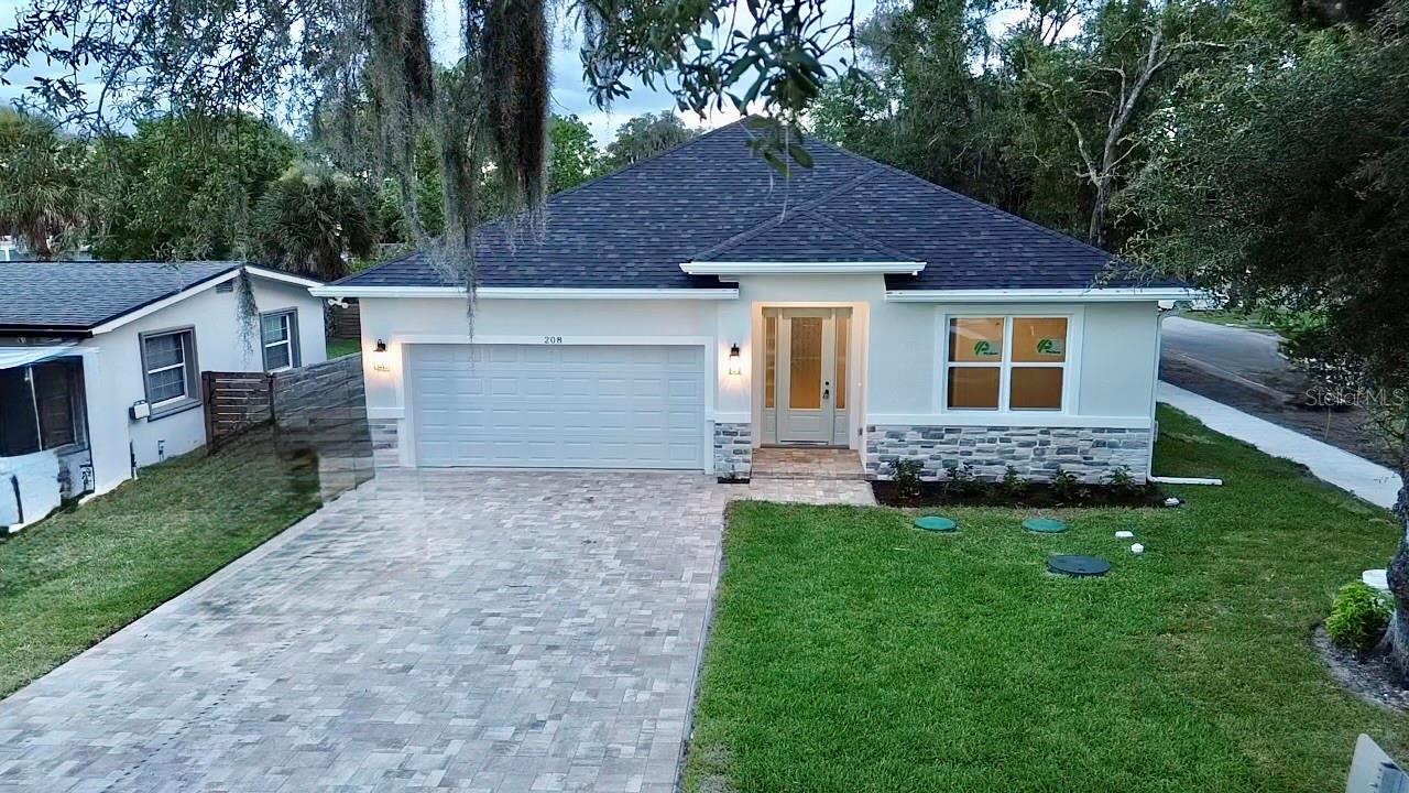 208 12TH AVE