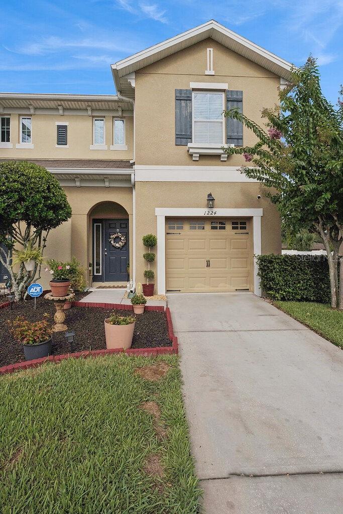 1224 PETERSON PL
