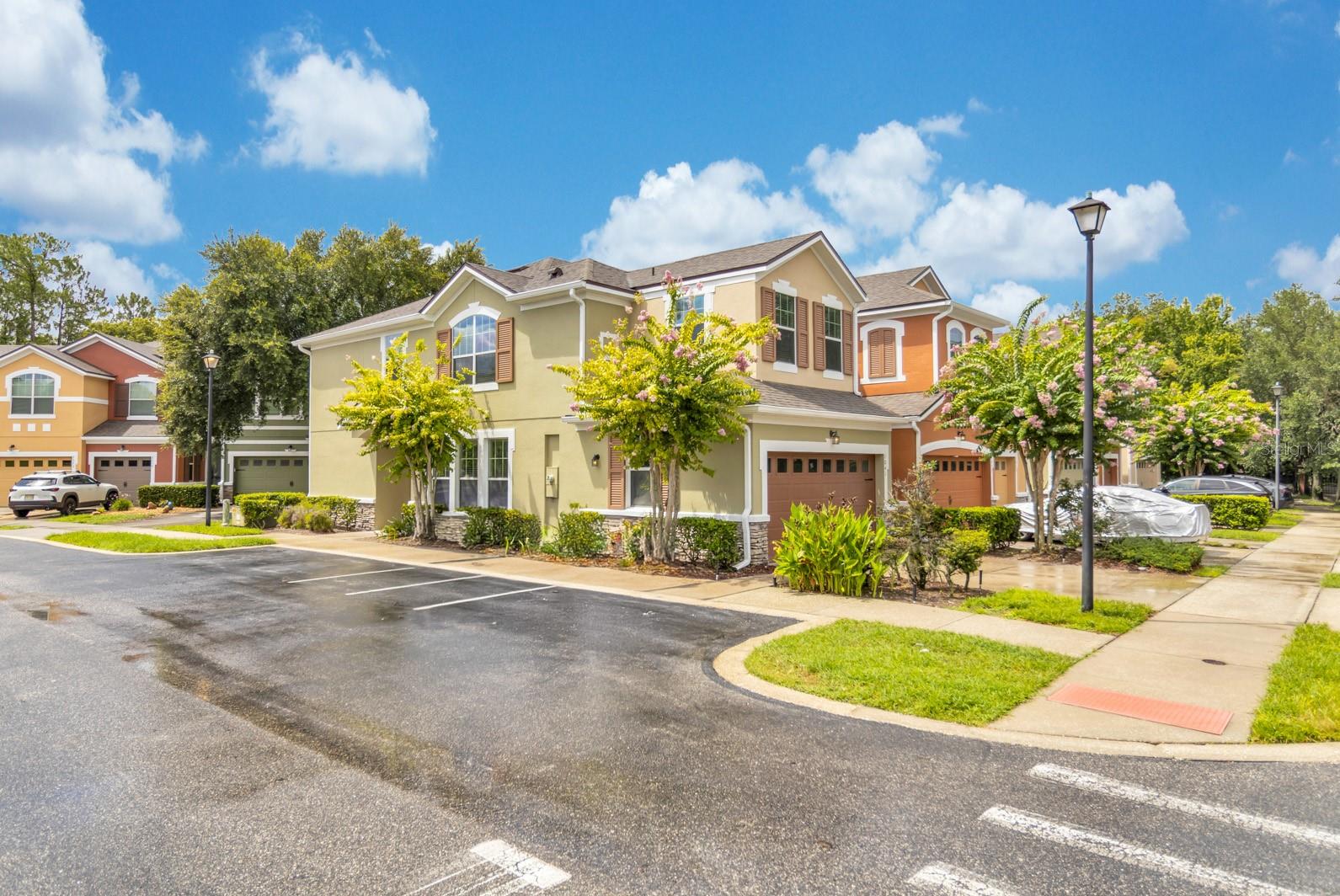 1041 LAUREL RIDGE LN