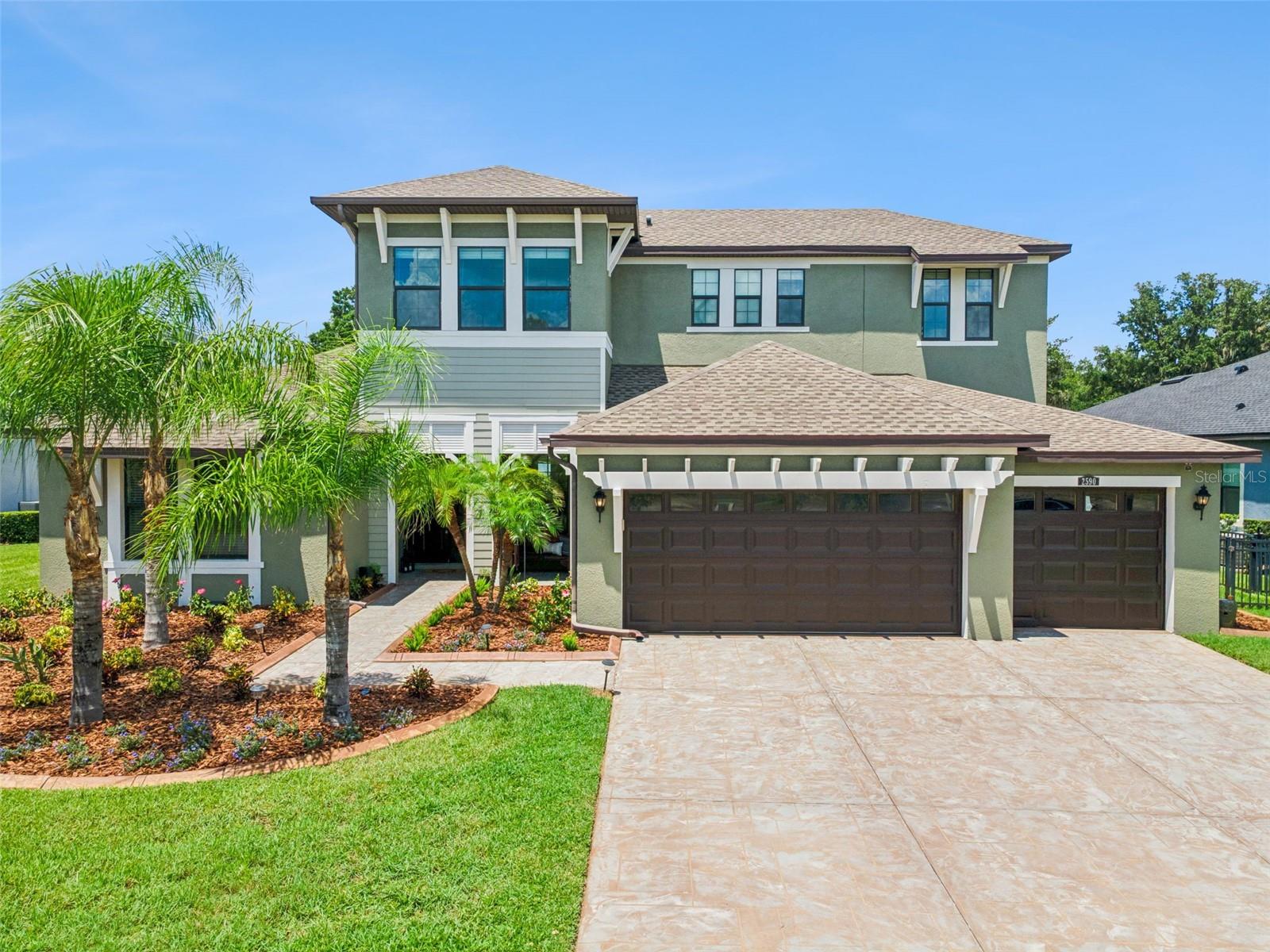 2590 LAKE MANOR DR