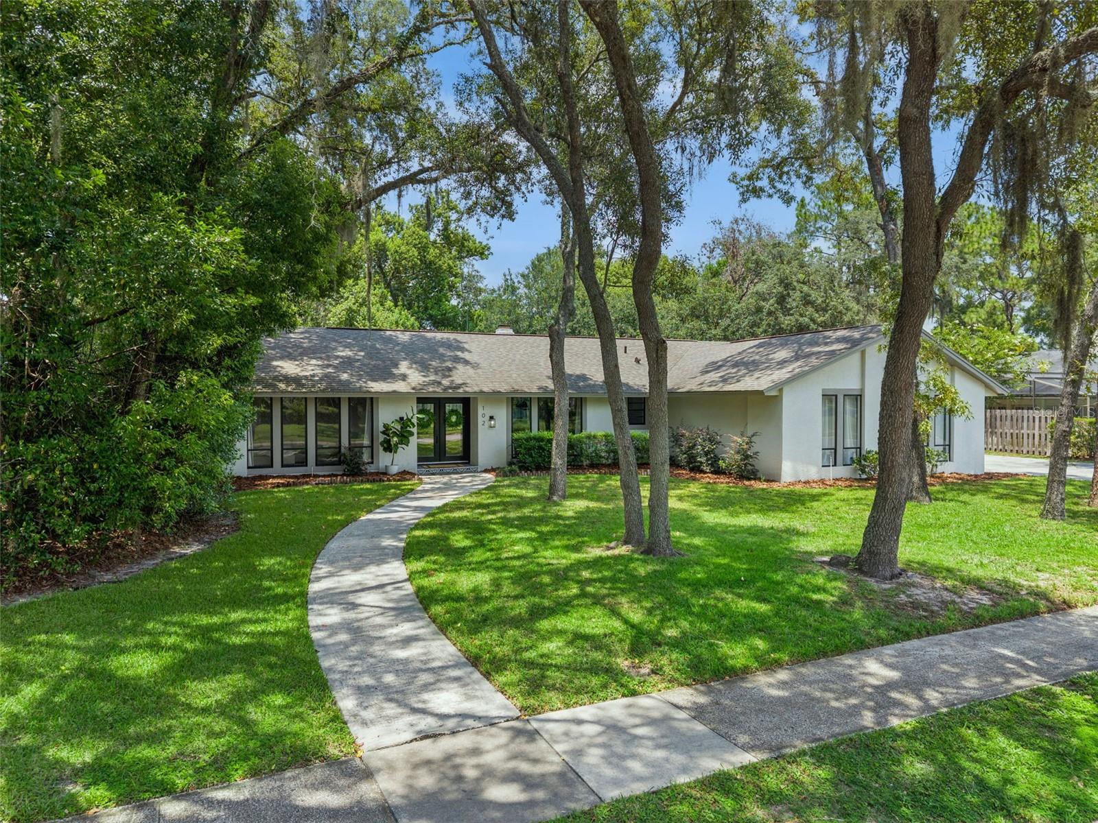 102 STONEBRIDGE DR