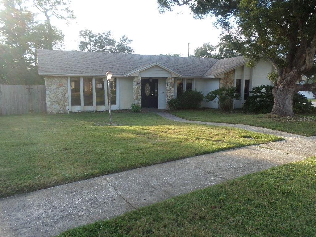 210 BANBURY CT