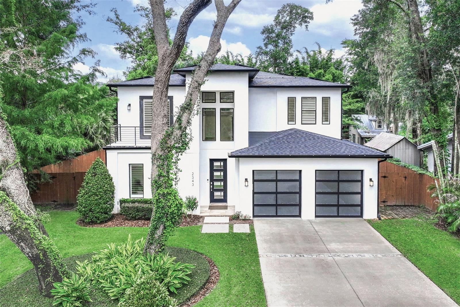 2343 VERSAILLES AVE