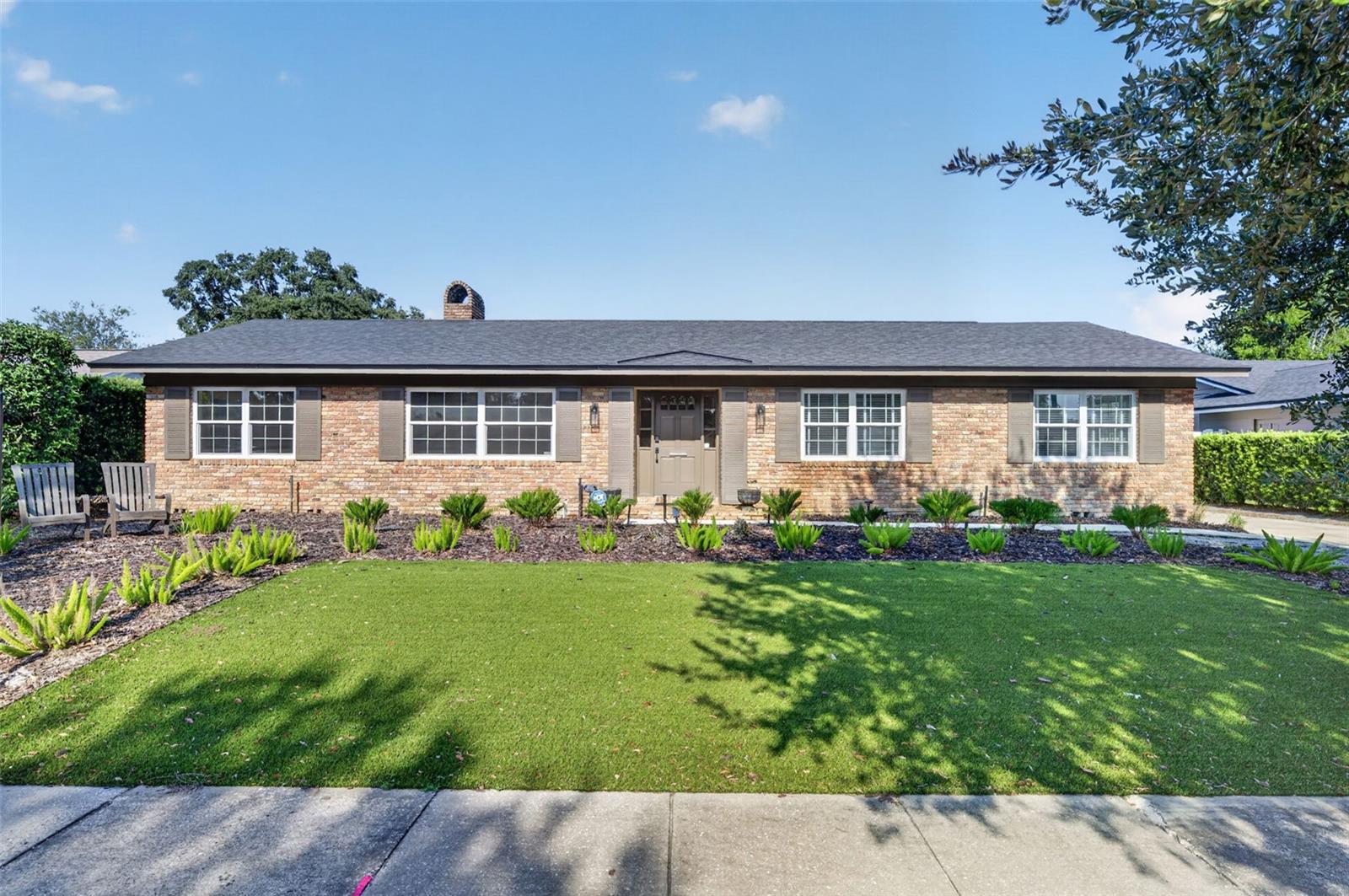 677 SELKIRK DR
