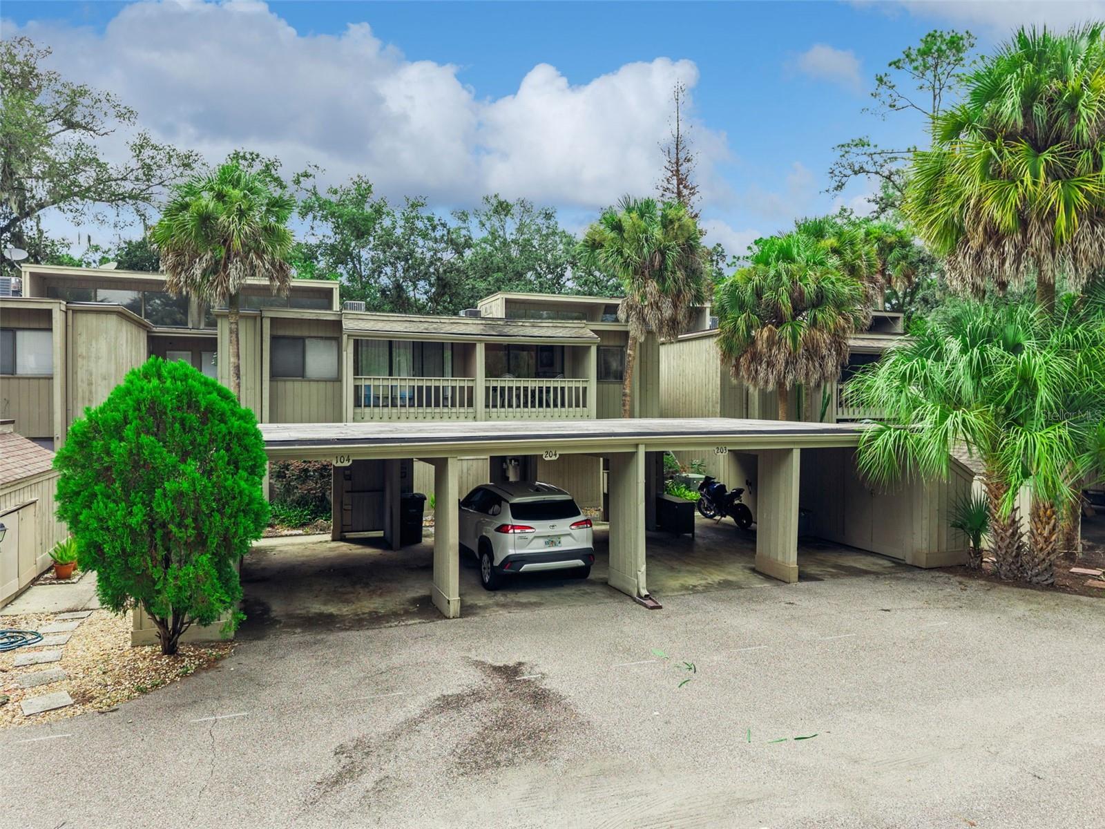 203 CROWN OAKS WAY #203