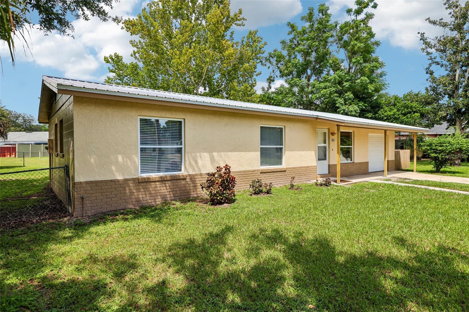 312 LOCH LOW LN