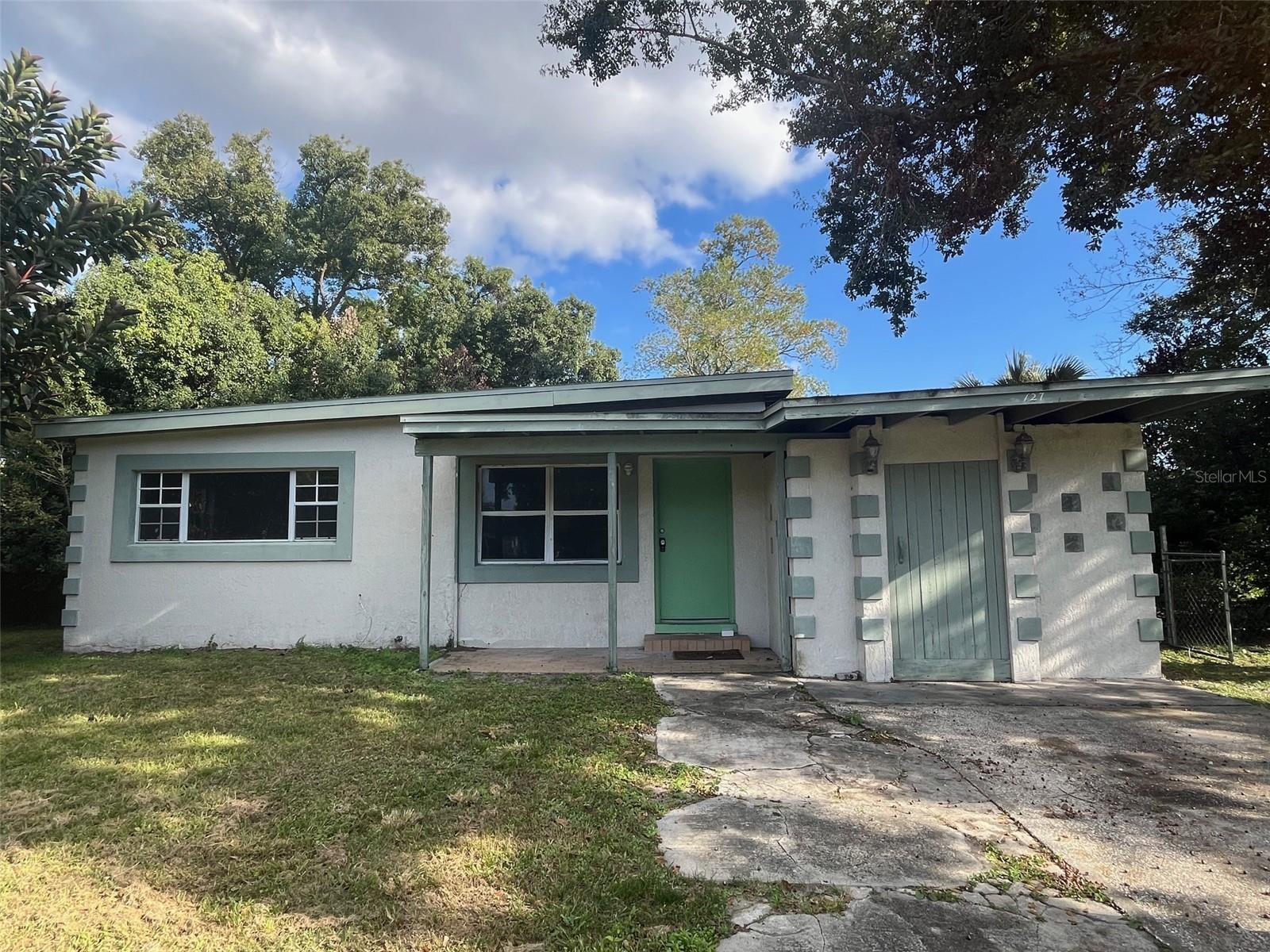 127 COUNTRY CLUB DR