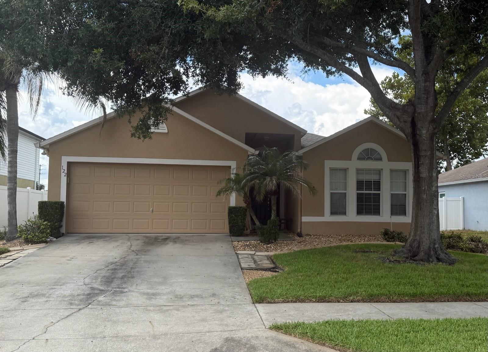 122 ROYALTY CIR