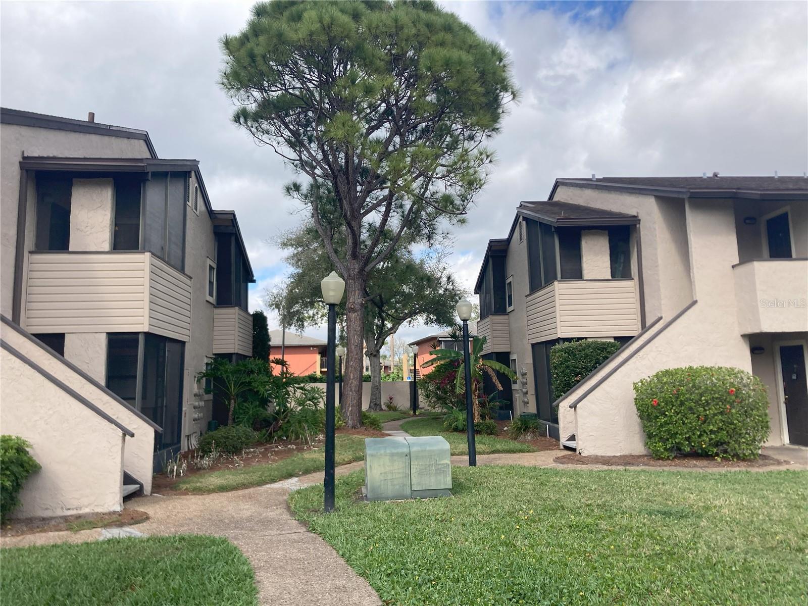 2918 ANTIQUE OAKS CIR #25