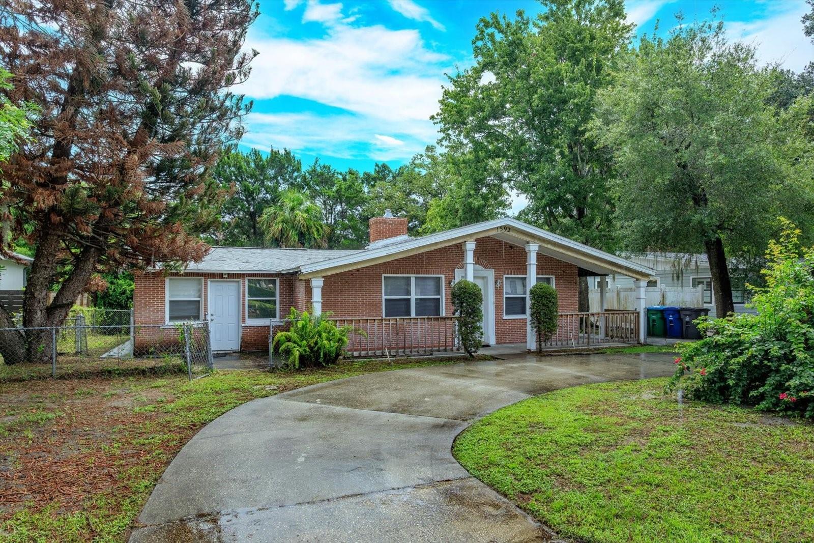 1592 ARBOR PARK DR