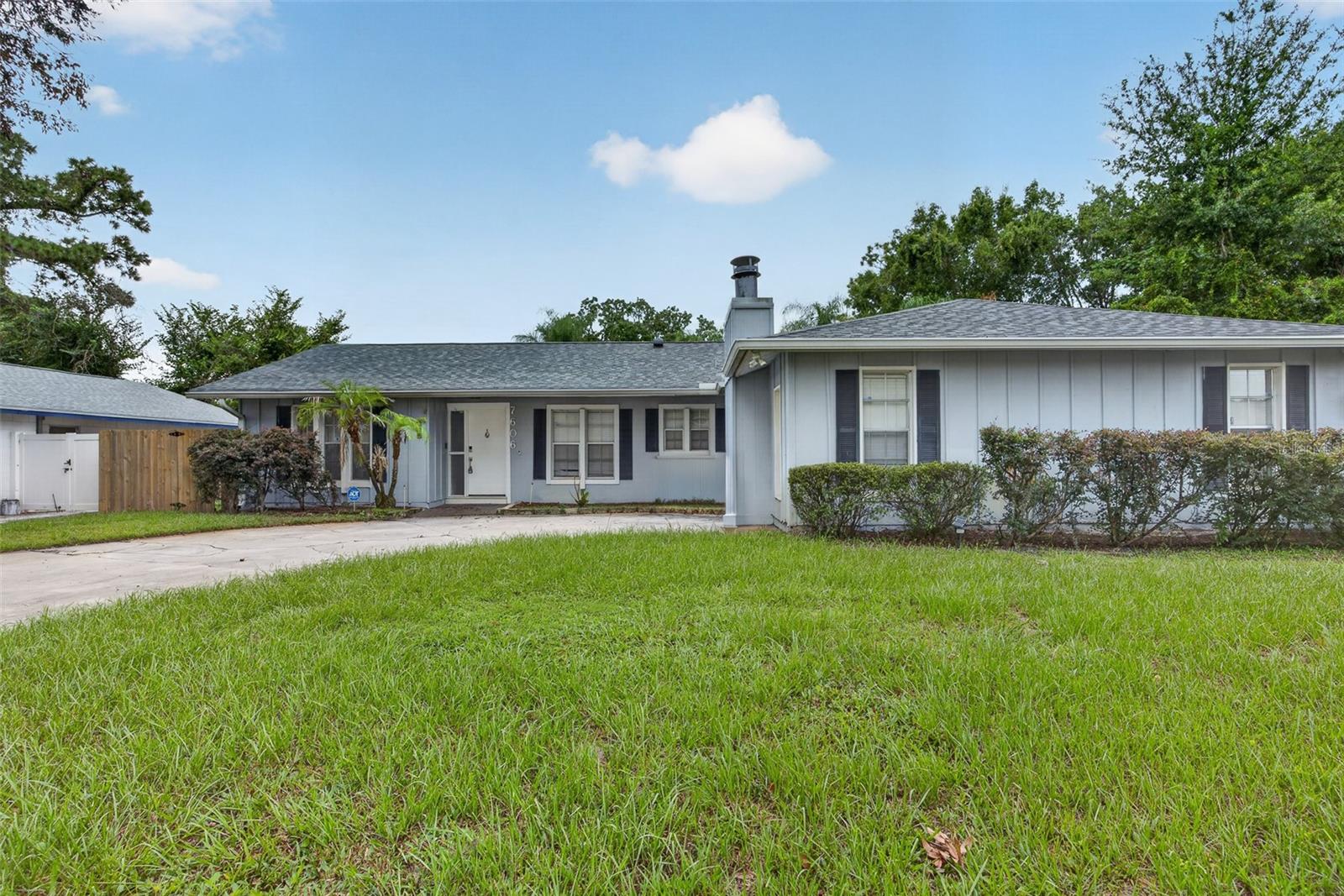 7606 WAUNATTA CT