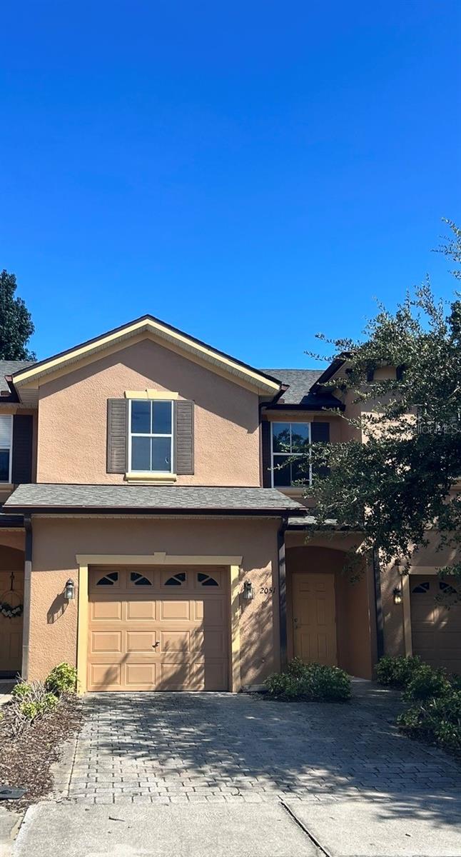 2051 RETREAT VIEW CIR