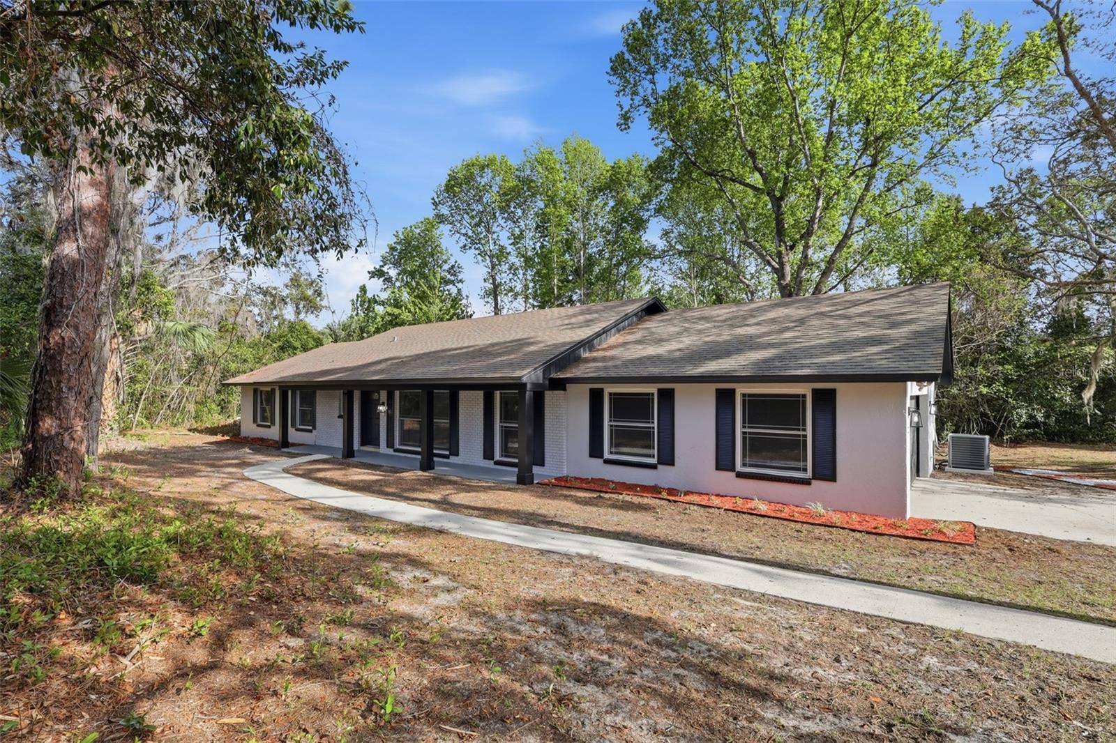 300 E SWEETWATER CREEK DR