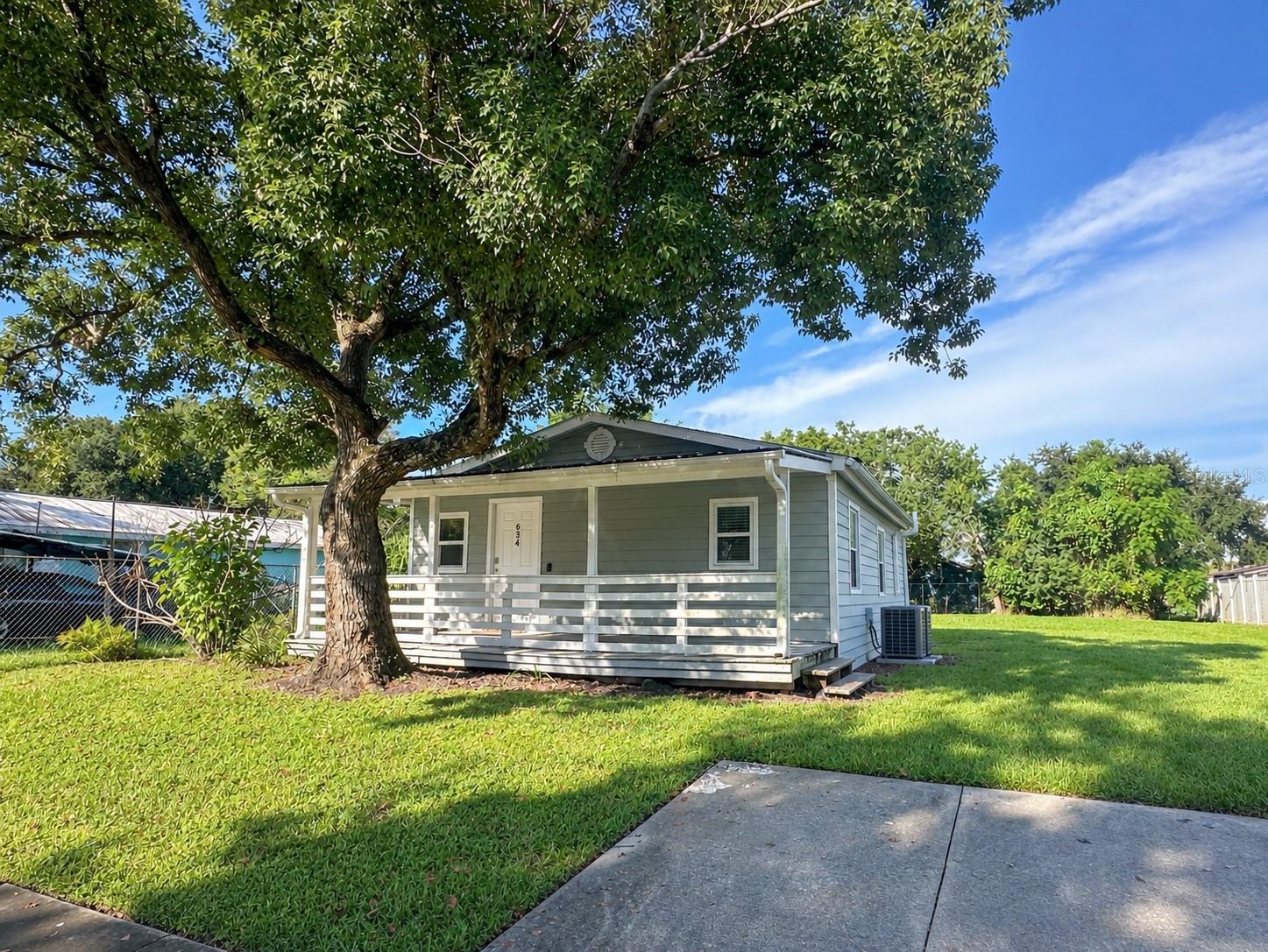 634 FOSTER AVE