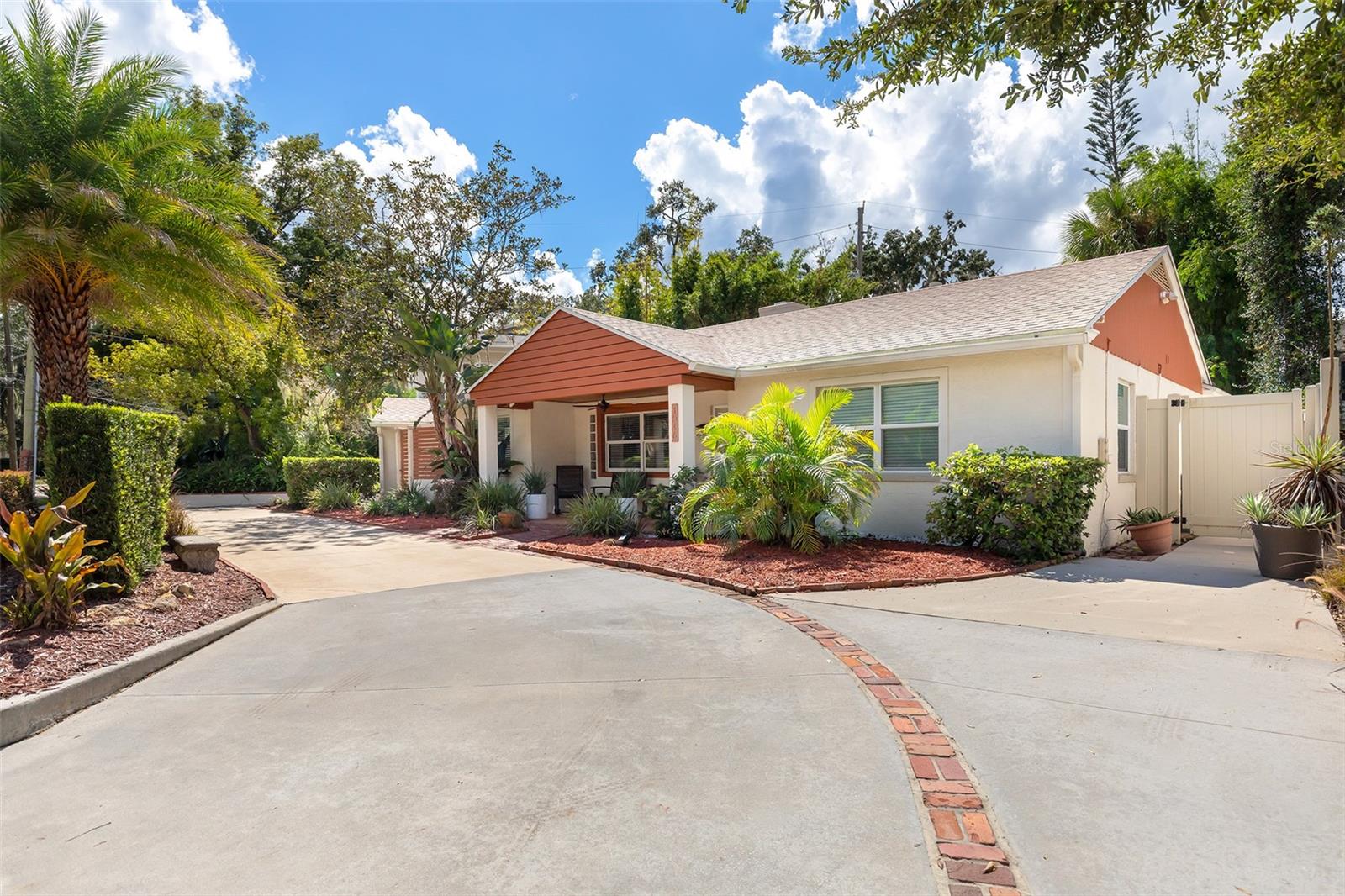 1036 Delaney Ave