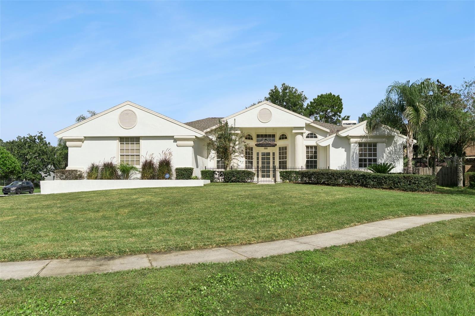 464 Elmwood Cir