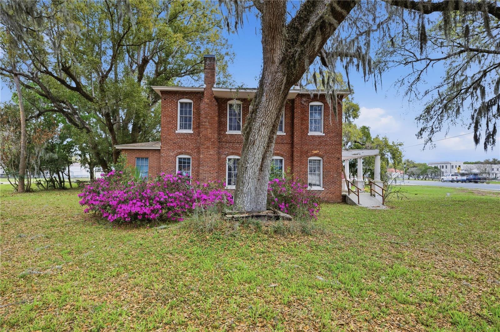 120 N Main St, Bushnell, FL 33513
