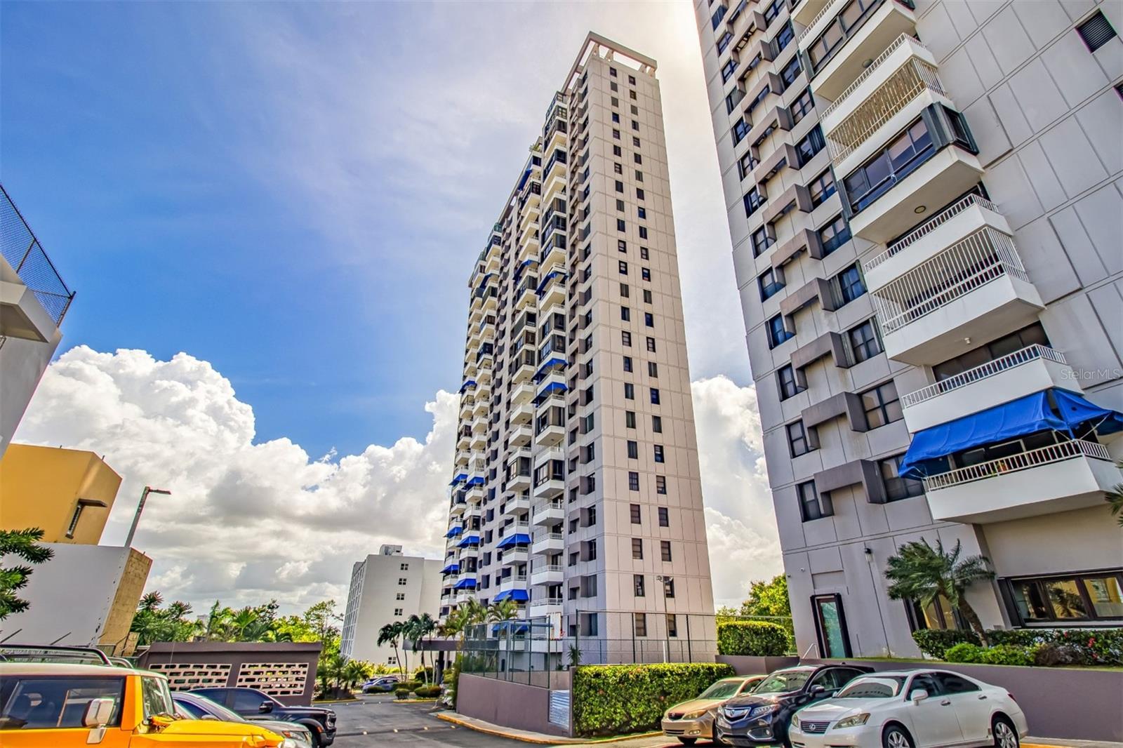 1715 COND. LA INMACULADA PLAZA I #PH4