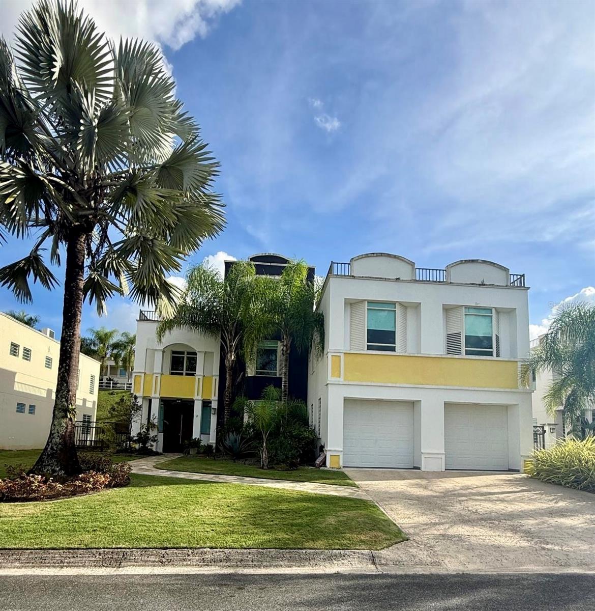 H 11 CAGUAS REAL, TORRES DEL ORO