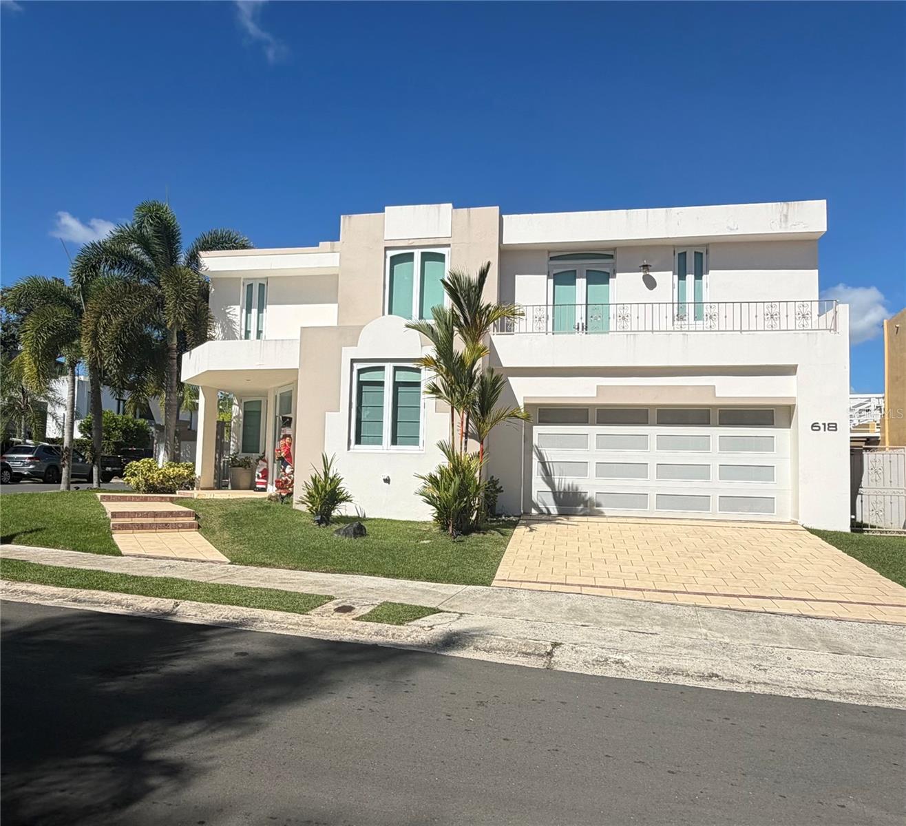 8WMH+P23 SIEMPREVIVA