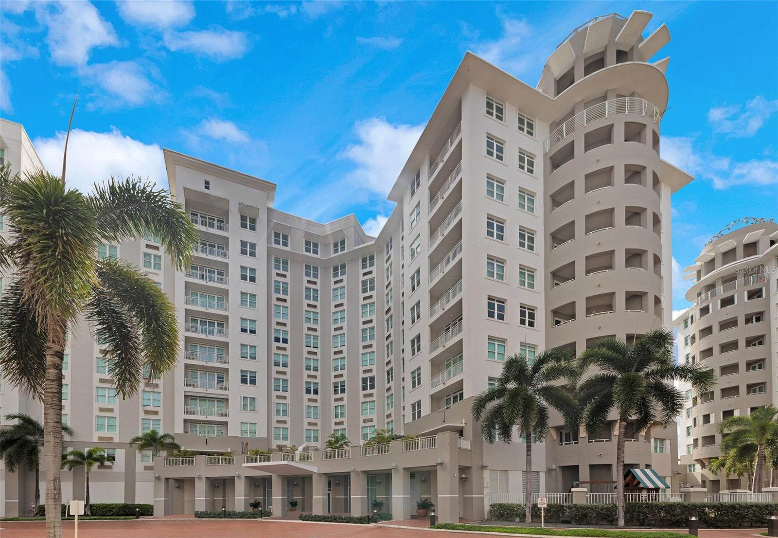 100 CALLE DEL MUELLE #21007