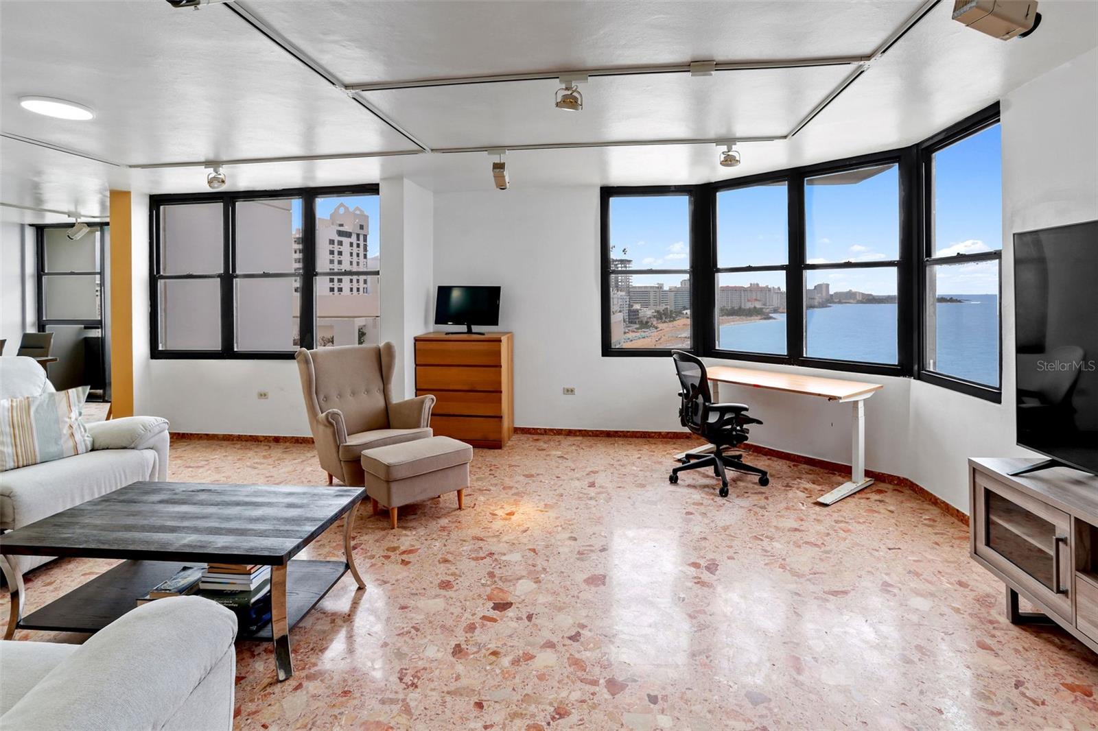 1201 WASHINGTON #1201