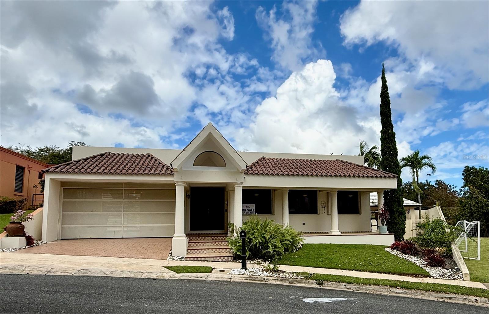 BF16 65 HILLS MANSIONS