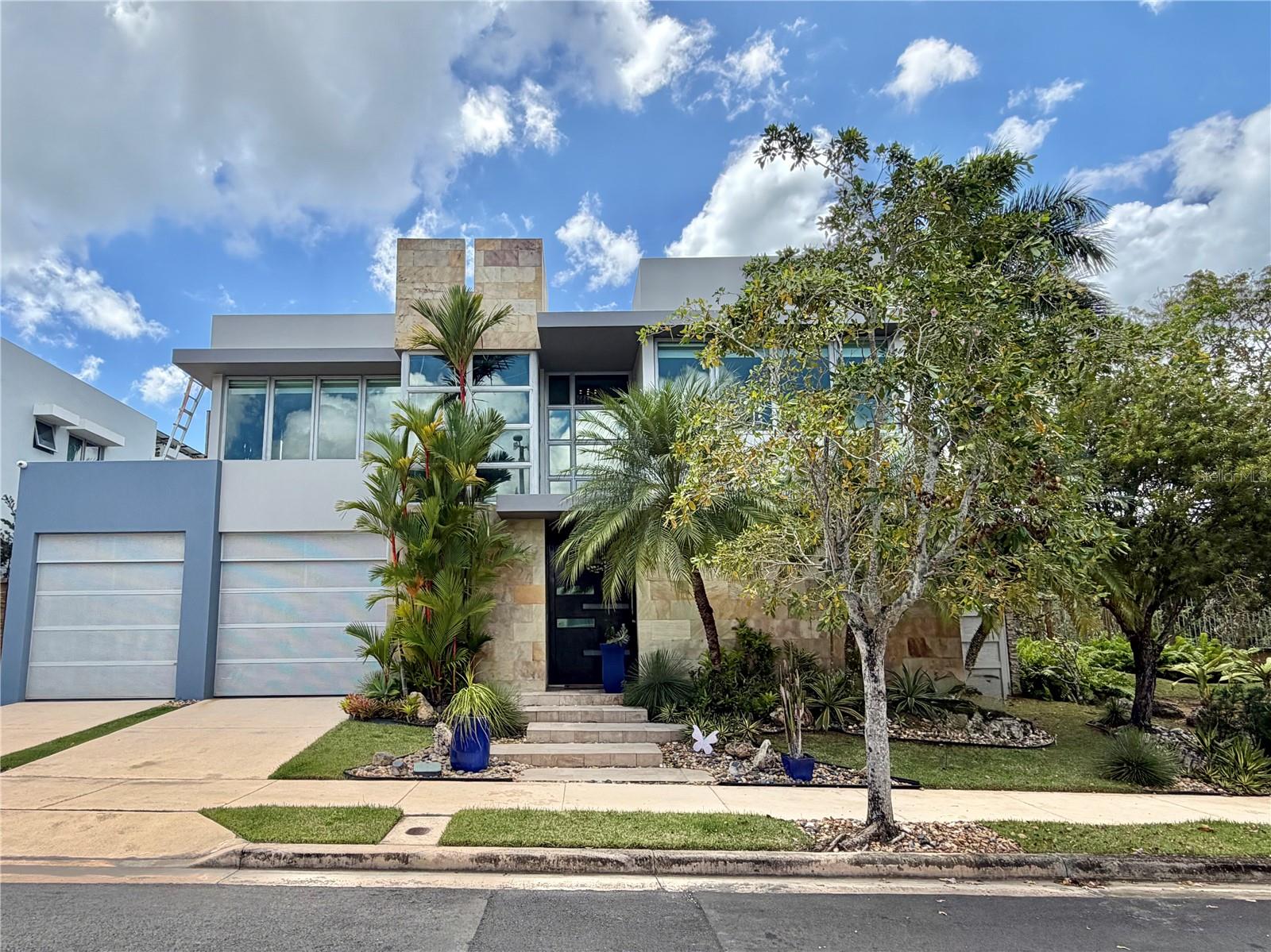 24 CALLE 3 SENDEROS DE MONTEHIEDRA