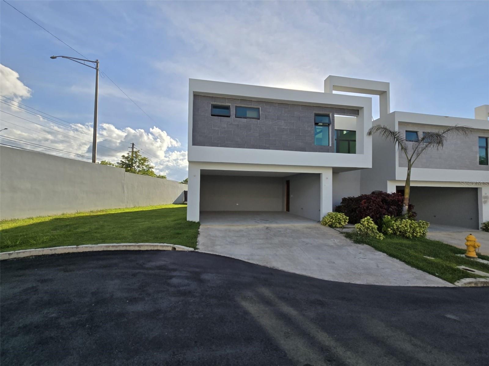 177 AVE LOMAS VERDES THE VILLAS AT RIO / BO JUAN SANCHEZ #79