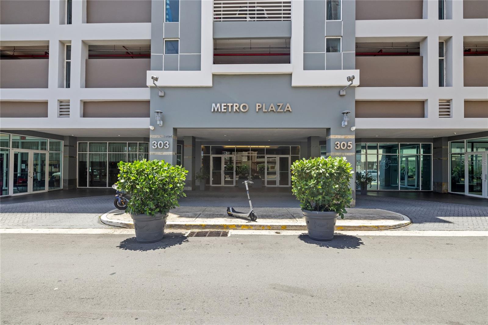 303 CALLE VILLAMIL #1101