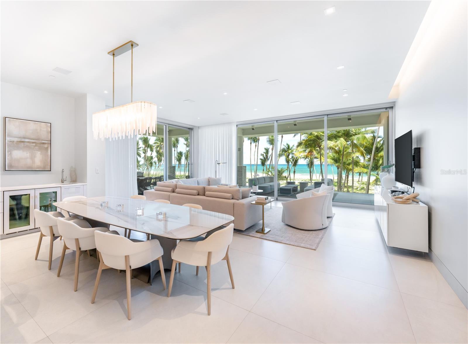 Ocean Drive FOUR SEASONS PRIVATE RESIDENCES #6302