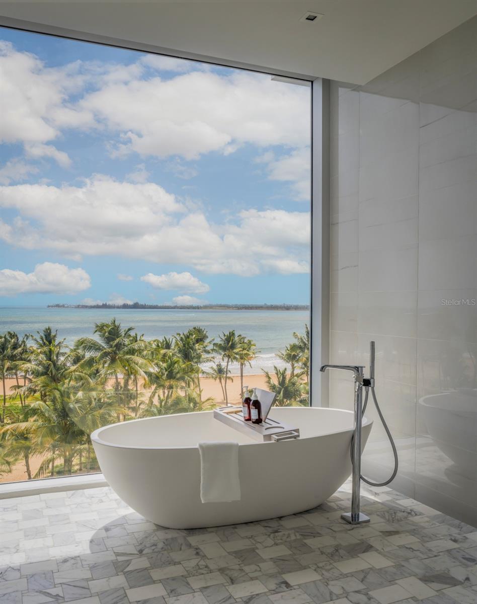 Ocean Drive FOUR SEASONS PRIVATE RESIDENCES #6401