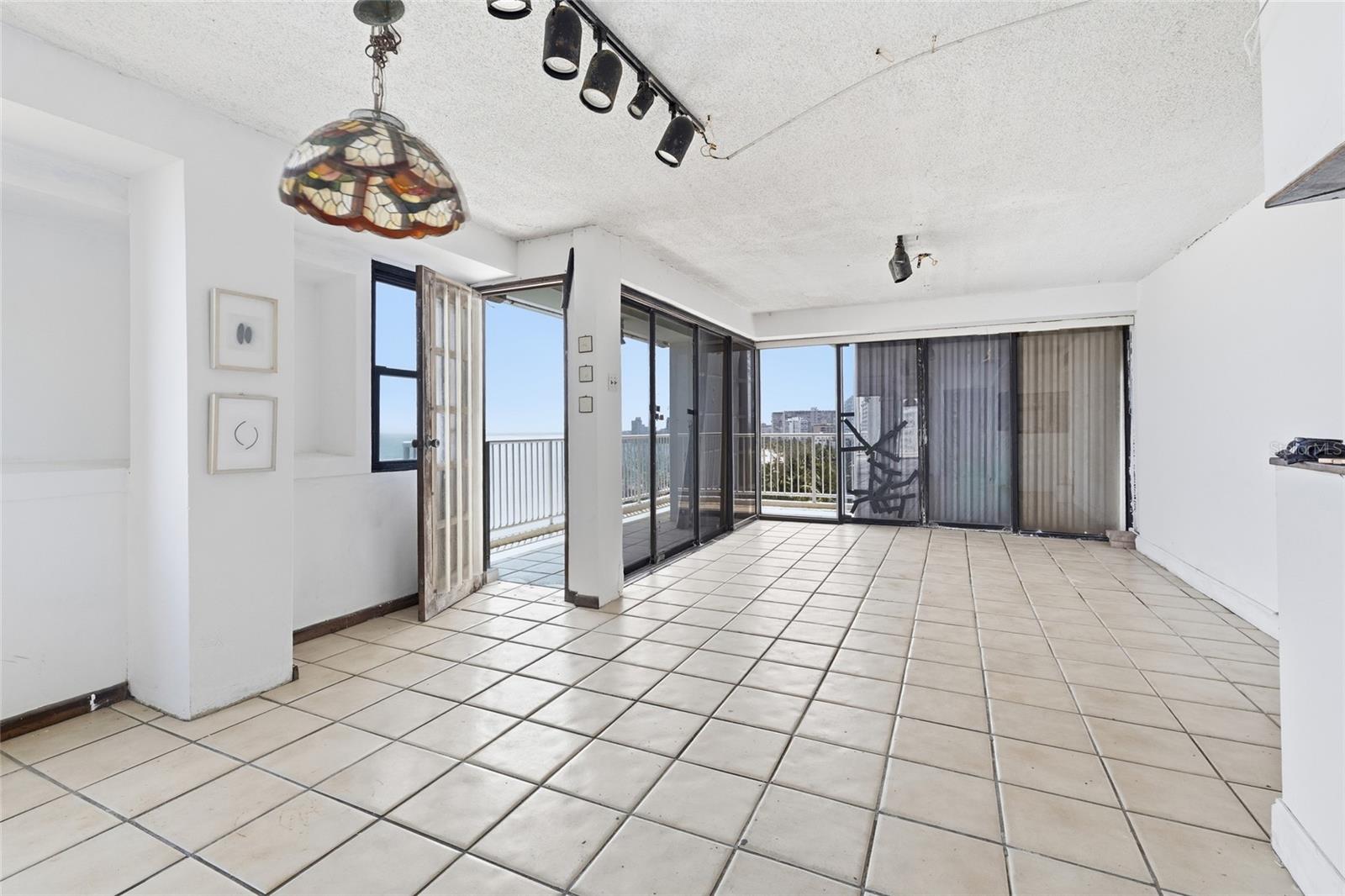 4633 ISLA VERDE AVE #803