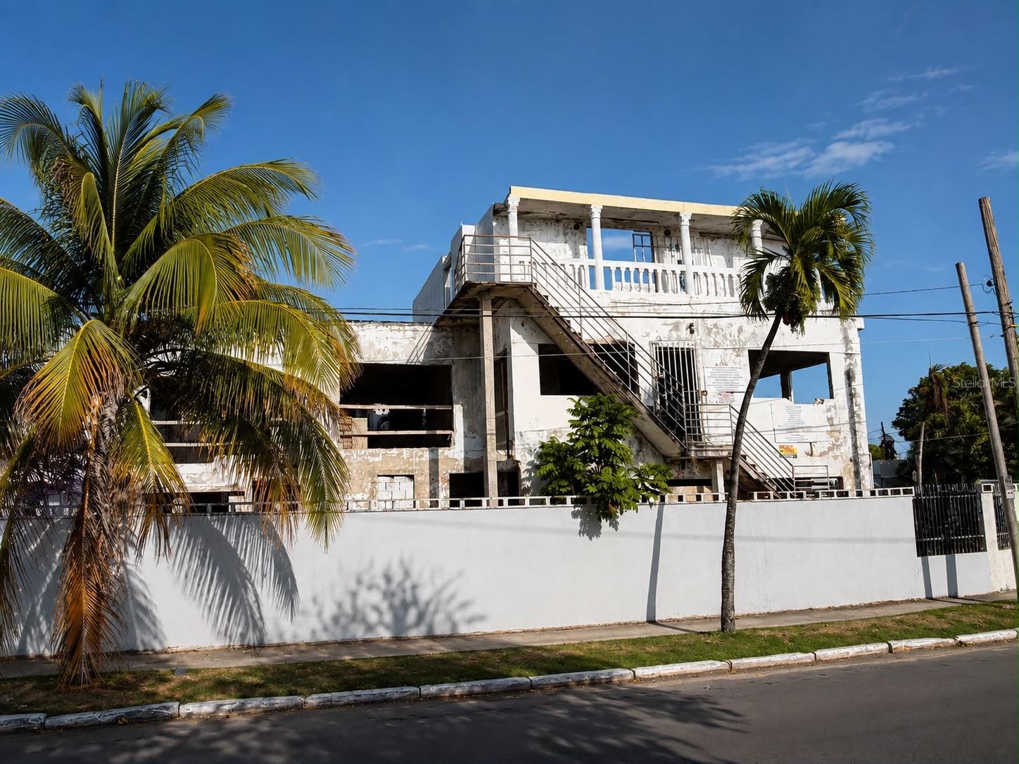 2151 CALLE CACIQUE