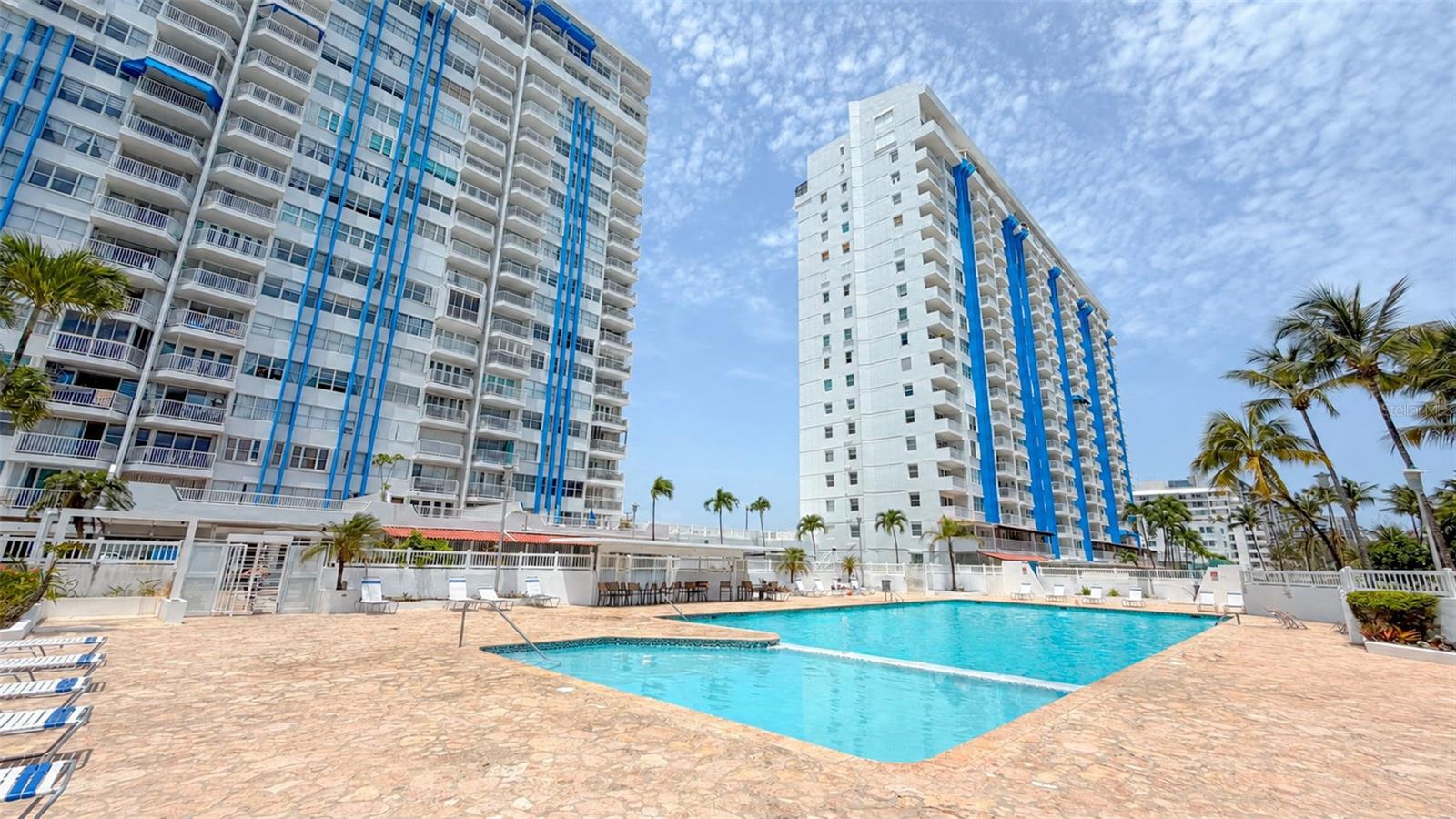 5349 AVE. ISLA VERDE #601