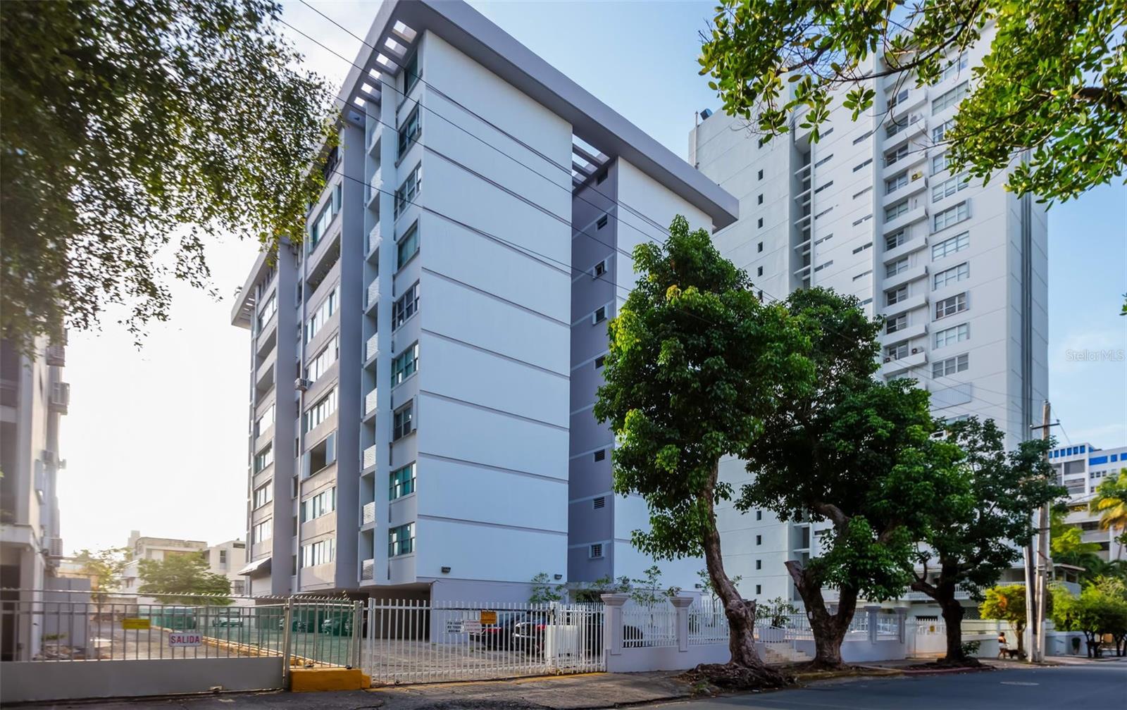 76 Kings Court 76 KINGS COURT #903