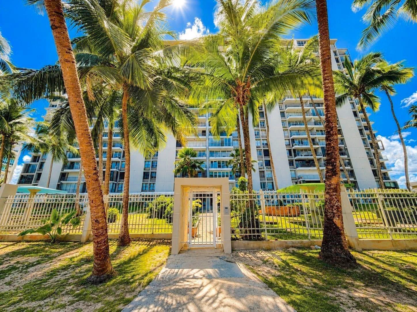 Villas del Mar PH AVE ISLA VERDE #H