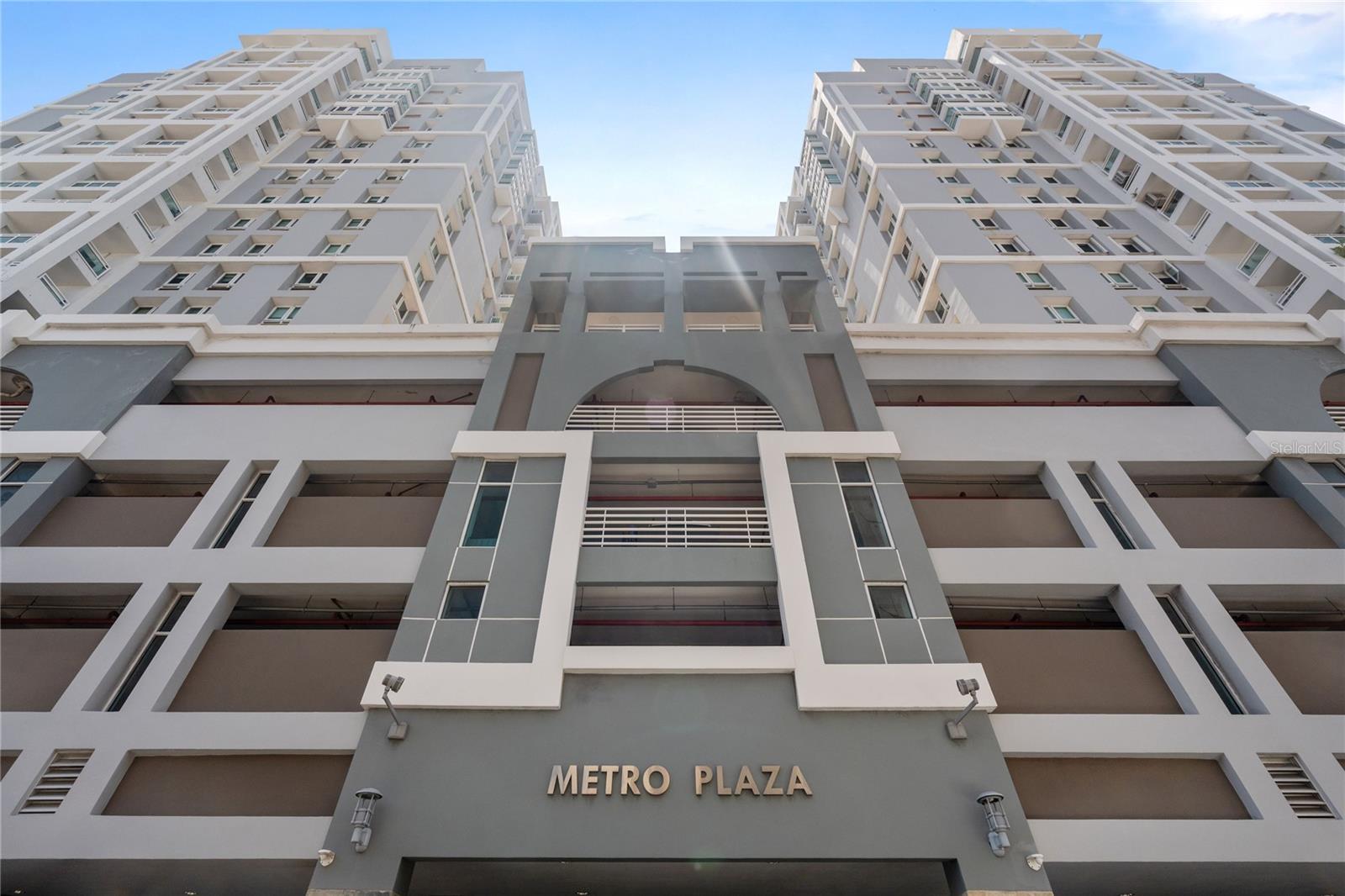 Metro Plaza Towers 305 CALLE VILLAMIL #1703