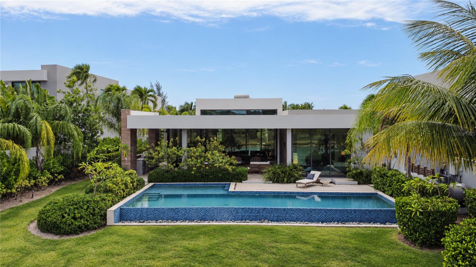 5 SALT LN