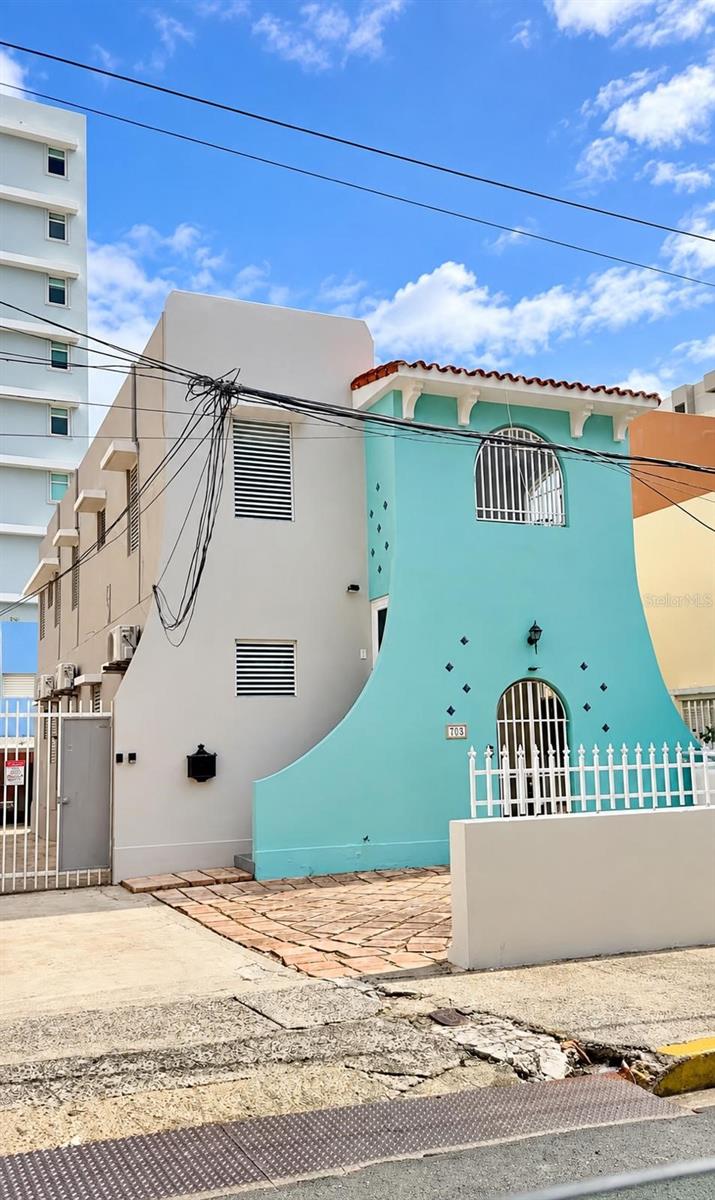 705 CALLE UNION