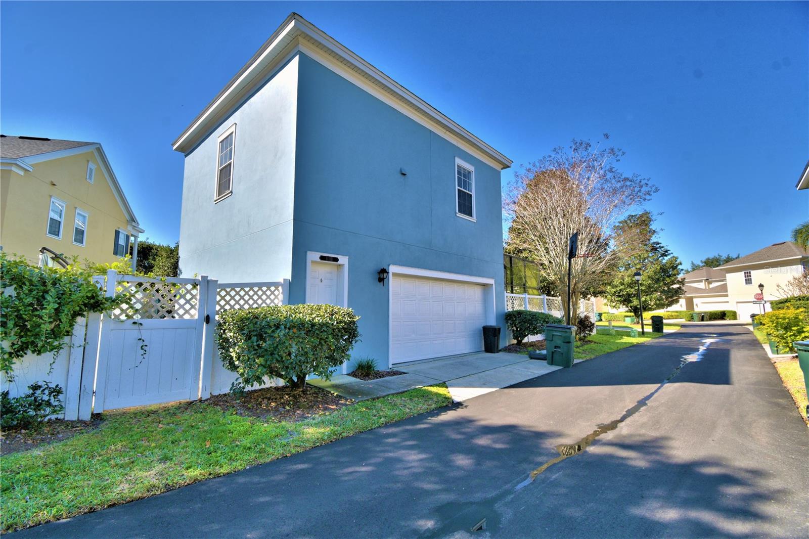 1111 OSCAR SQ #B