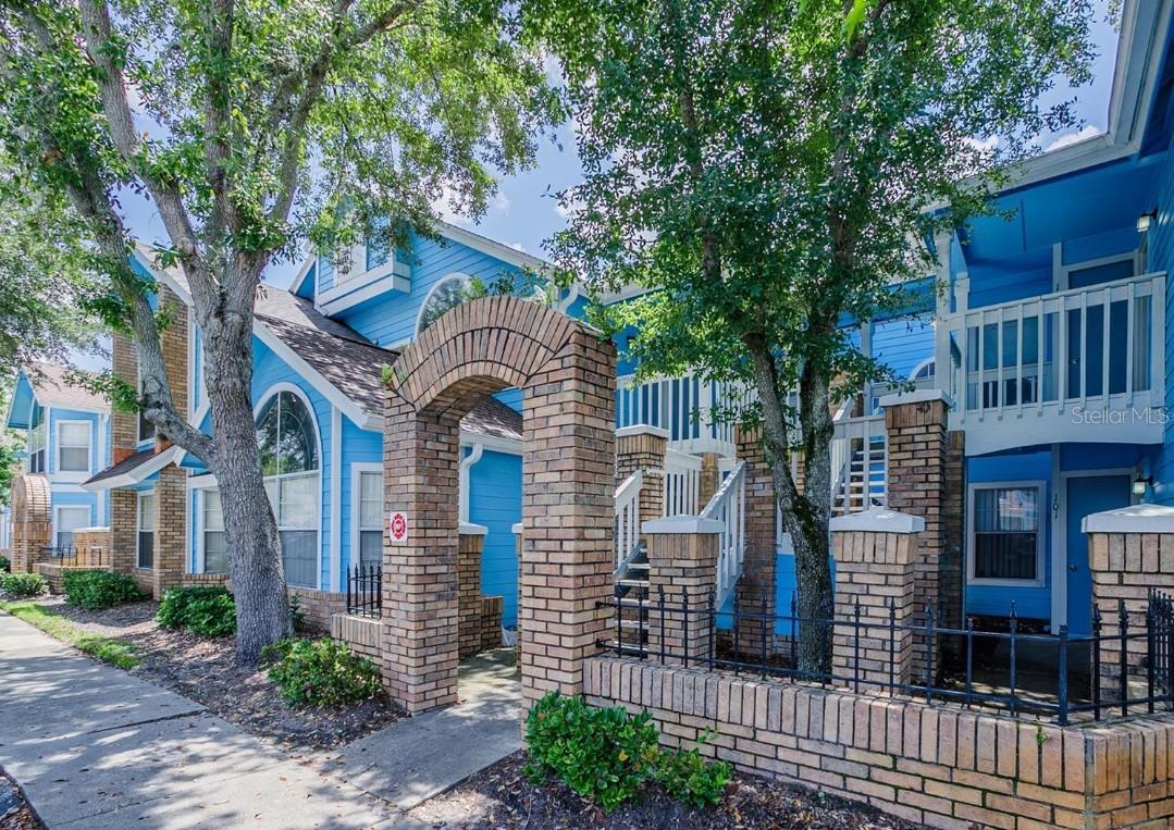 2735 N POINCIANA BLVD #100