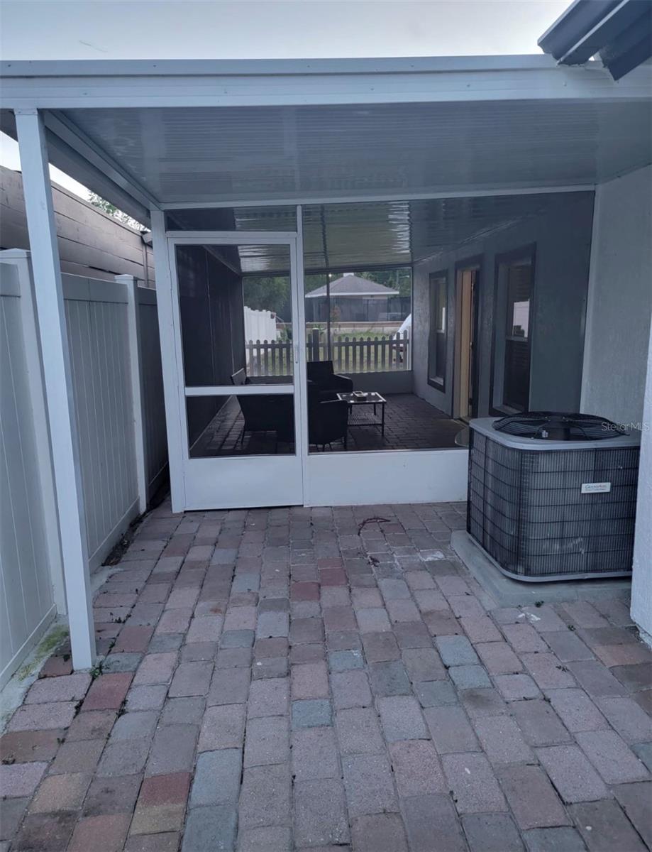 2302 ROCHELLE AVE #1