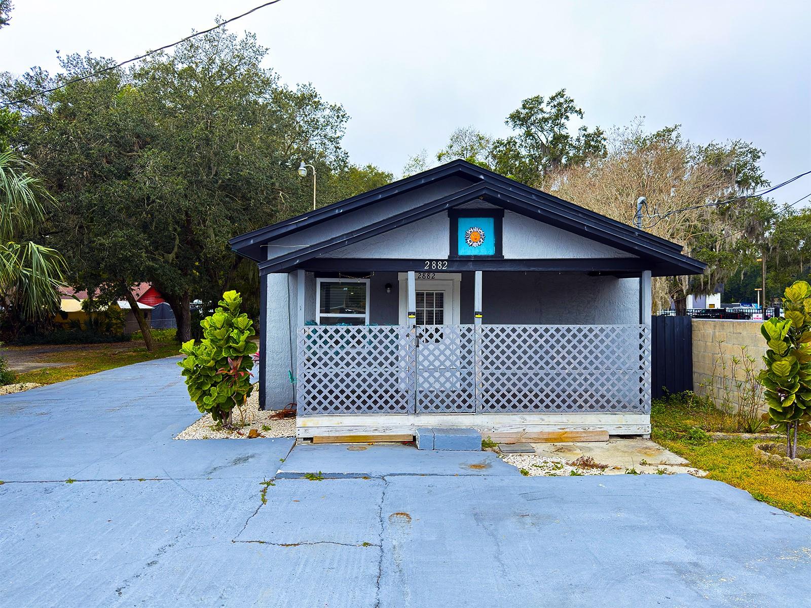 2882 SANFORD AVE