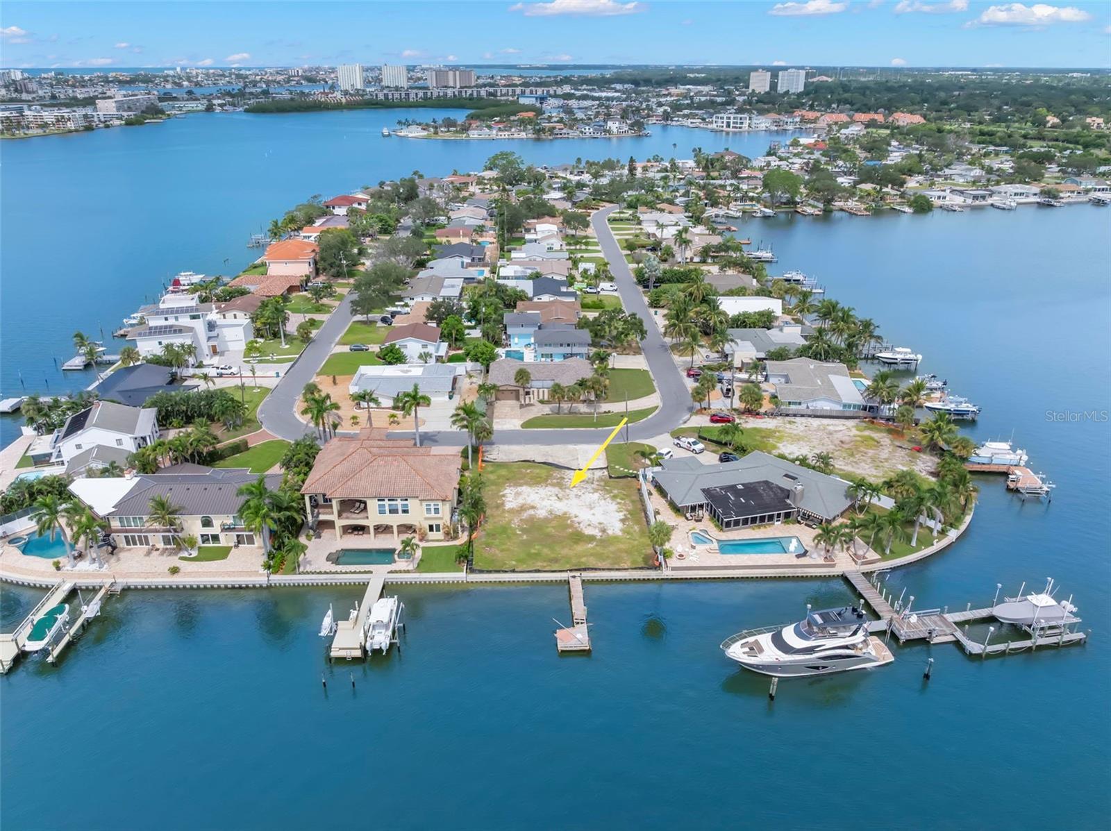 2000 DOLPHIN BLVD S