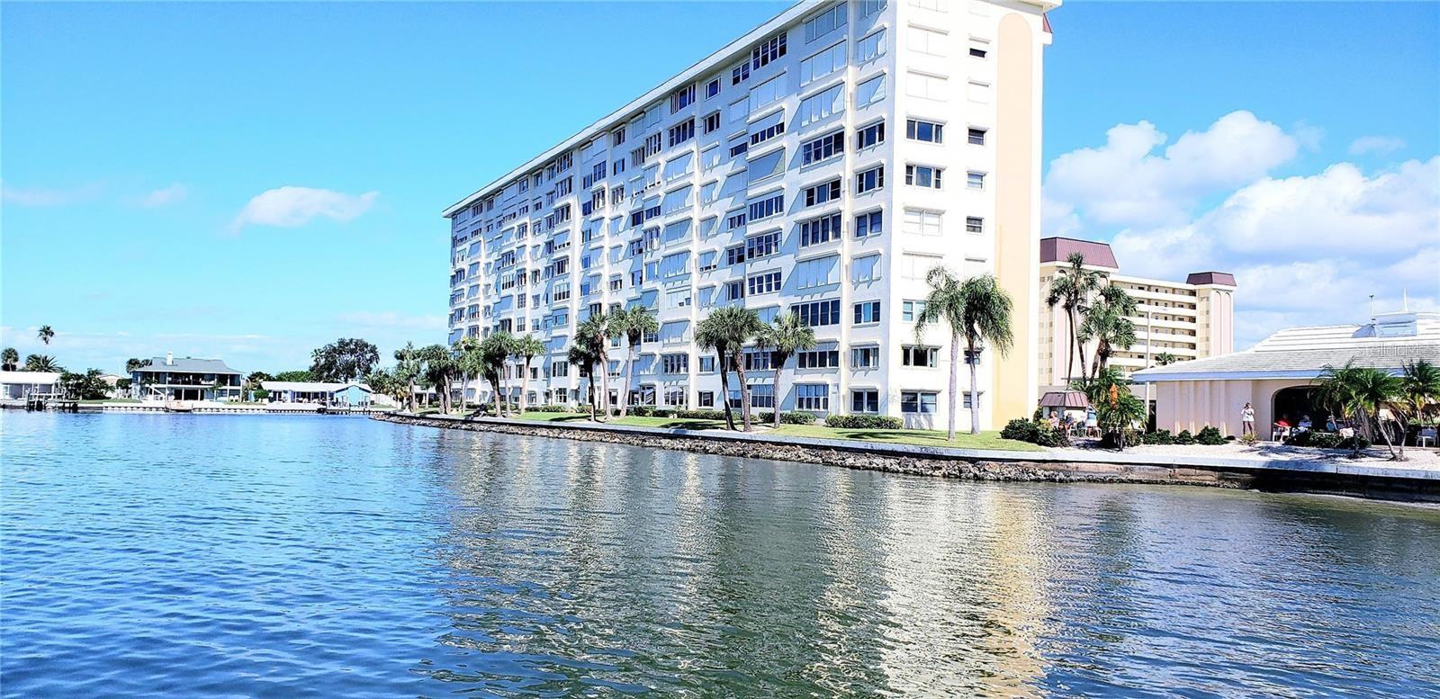 4750 COVE CIR #304